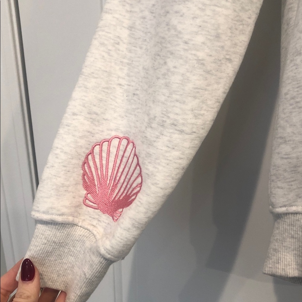 Casual Light Gray Hoodie with Pink Accents - Picture 4 of 6